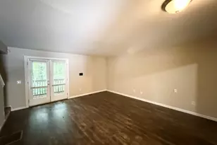 897 S Indian Creek Dr, Stone Mountain, GA 30083 - Photo 5