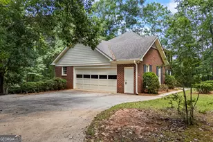 201 Chesterfield Rd, Bogart, GA 30622 - Photo 5