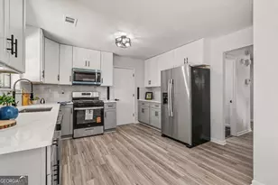 4952 Parkwest Dr, Stone Mountain, GA 30088 - Photo 11