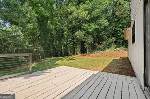 4952 Parkwest Dr, Stone Mountain, GA 30088 - Photo 9