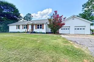 5 Lake Dr, Lagrange, GA 30241 - Photo 1
