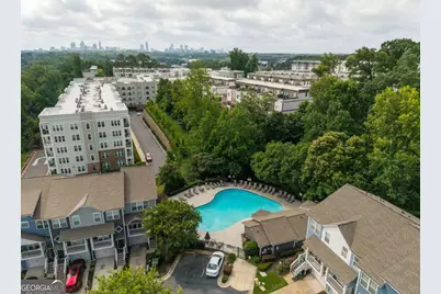 1140 Liberty Parkway NW, Atlanta, GA 30318 - Photo 9