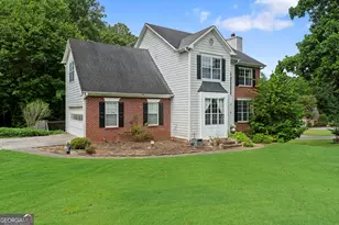 5660 Bridle Glen Dr, Sugar Hill, GA 30518 - Photo 3