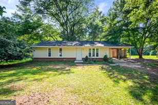 156 Crestwood Dr, Toccoa, GA 30577 - Photo 1