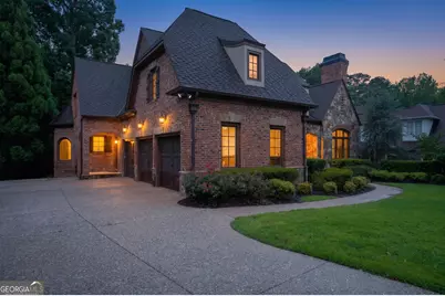 831 Camden Park Court NE, Atlanta, GA 30342 - Photo 3