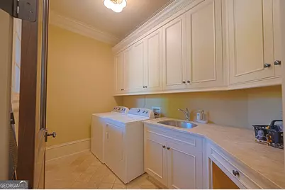 831 Camden Park Court NE, Atlanta, GA 30342 - Photo 11
