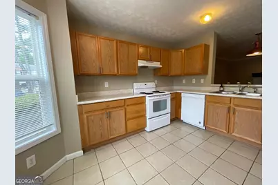 2962 Stonecrest Lane, Lithonia, GA 30038 - Photo 9