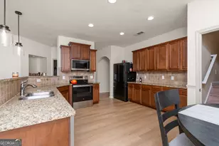 316 Flowing Meadows Dr, Kathleen, GA 31047 - Photo 9