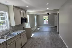 305 Smith St, Dublin, GA 31021 - Photo 7