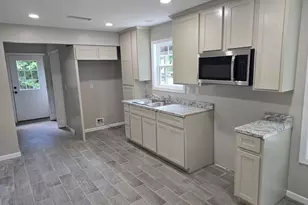 305 Smith St, Dublin, GA 31021 - Photo 9