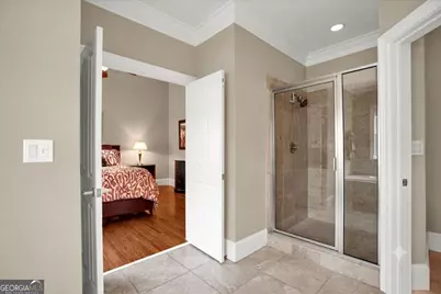 5464 Glenridge View NE, Atlanta, GA 30342 - Photo 9