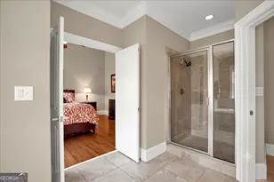 5464 Glenridge View NE, Atlanta, GA 30342 - Photo 9