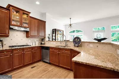 5464 Glenridge View NE, Atlanta, GA 30342 - Photo 29