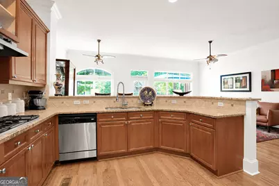 5464 Glenridge View NE, Atlanta, GA 30342 - Photo 27