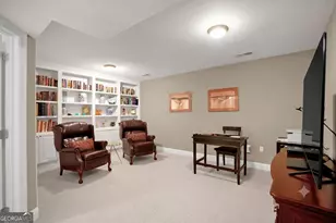 5464 Glenridge View NE, Atlanta, GA 30342 - Photo 15