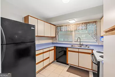6068 Fairfield Drive, Morrow, GA 30260 - Photo 13