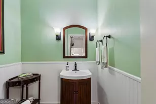 3685 Peachtree Rd NE, Atlanta, GA 30319 - Photo 17