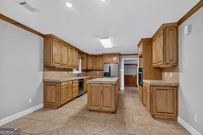 150 Glenda Drive, Lagrange, GA 30241 - Photo 9