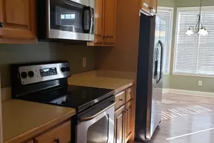 426 Stillwood Dr, Newnan, GA 30265 - Photo 9