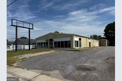 141 W May Street, Winder, GA 30680 - Photo 1