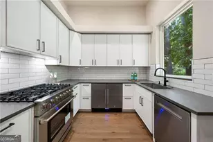 680 Carriage Dr, Sandy Springs, GA 30328 - Photo 25
