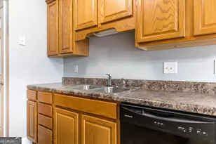 219 Knights Bridge, Warner Robins, GA 31093 - Photo 15