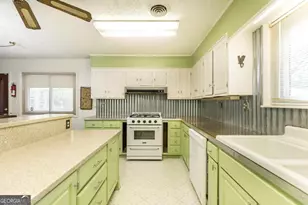 184 Davis Rd, Knoxville, GA 31050 - Photo 15