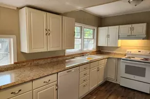 631 Davis Ave, Toccoa, GA 30577 - Photo 3