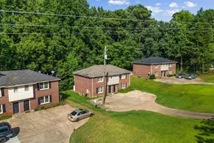 410 Charter Ct, Lawrenceville, GA 30046 - Photo 3