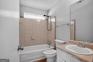 2045 Marbut Forest Dr, Lithonia, GA 30058 - Photo 25