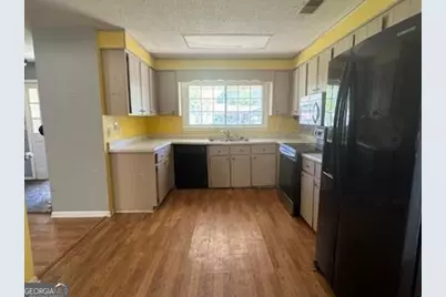 111 Foxfire Drive, Warner Robins, GA 31093 - Photo 5