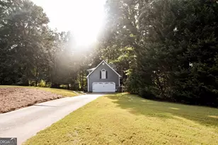 2957 Forest Ct, Loganville, GA 30052 - Photo 3