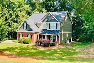 933 Vinings Dr, Winder, GA 30680 - Photo 1