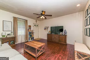 351 Freeport Dr, Lawrenceville, GA 30046 - Photo 5
