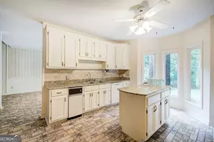 2316 Cross Creek Dr SW, Powder Springs, GA 30127 - Photo 15