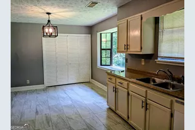 5695 Liberty Road, Union City, GA 30291 - Photo 5