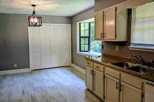 5695 Liberty Rd, Union City, GA 30291 - Photo 5
