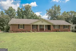 128 Robin Hood Dr, Newnan, GA 30263 - Photo 1