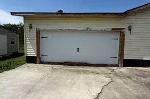 2001 Cloverdale Cir, Cordele, GA 31015 - Photo 3