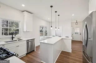 4614 Shumart Dr, Snellville, GA 30039 - Photo 11