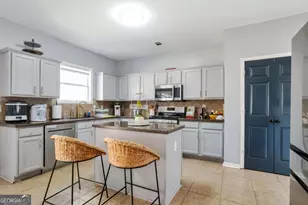1565 Hedington Circle, Lawrenceville, GA 30045 - Photo 3