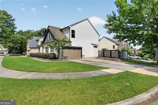 1666 Stoney Chase Dr, Lawrenceville, GA 30044 - Photo 3