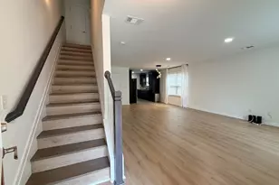 527 Cypher Dr, Suwanee, GA 30024 - Photo 3