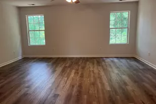 637 Pointe S Pkwy, Jonesboro, GA 30238 - Photo 11