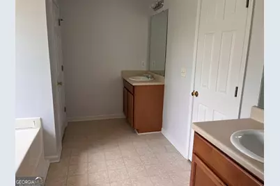 637 Pointe South Parkway, Jonesboro, GA 30238 - Photo 9