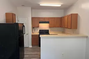 637 Pointe S Pkwy, Jonesboro, GA 30238 - Photo 5