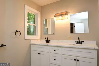 257 Lake Place Drive, Lavonia, GA 30553 - Photo 23
