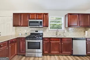 6260 Selborn Dr SW, South Fulton, GA 30331 - Photo 13