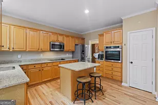 325 Trowbridge Ln, Lawrenceville, GA 30043 - Photo 13