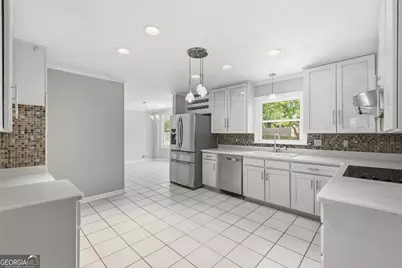 5157 Lakesprings Drive, Atlanta, GA 30338 - Photo 17